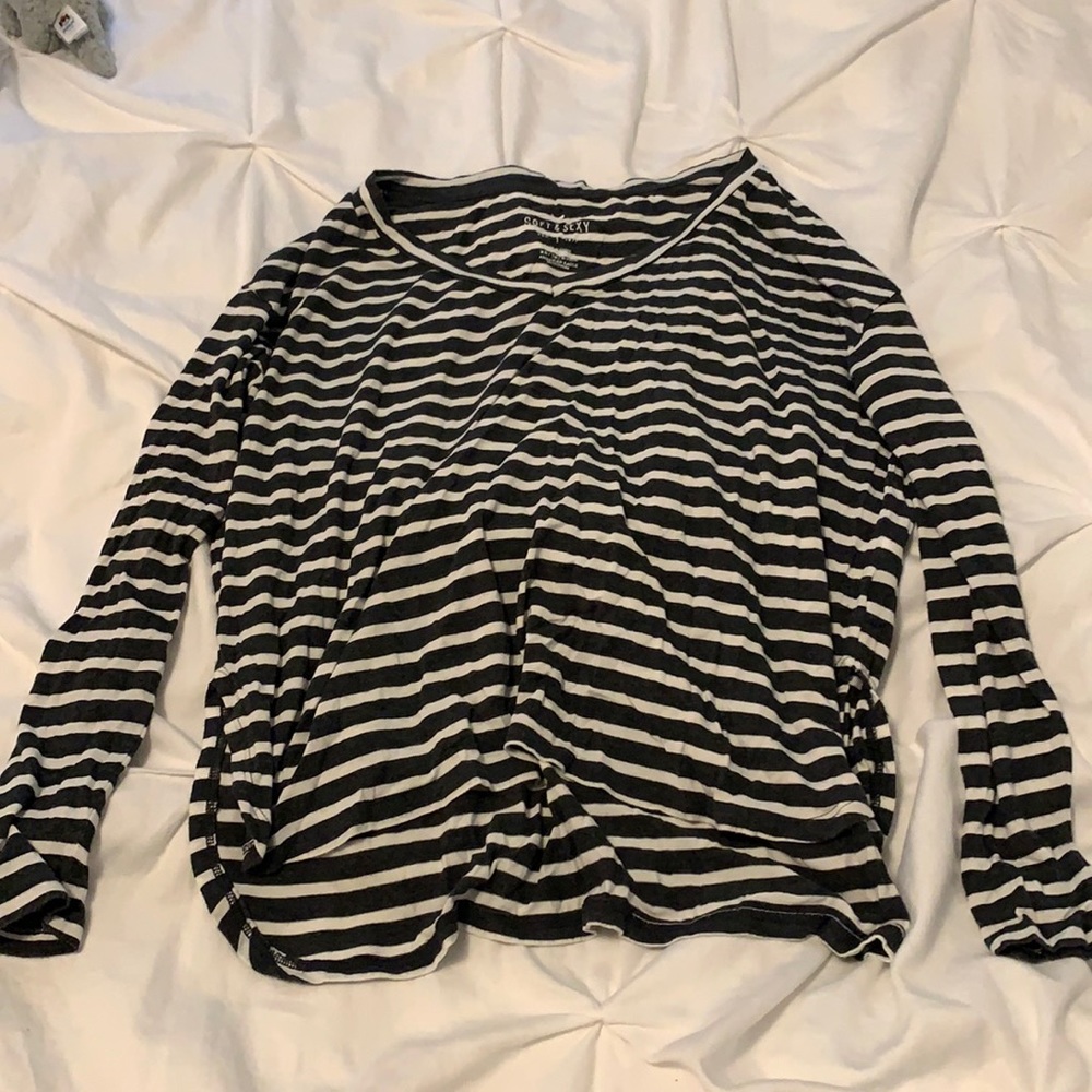 American Eagle soft and sexy T, Gray and white
